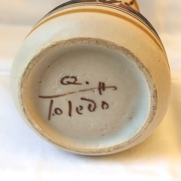 Vtg Toledo Spain Matte Ceramic hand painted pitcher. - Picture 3 of 4